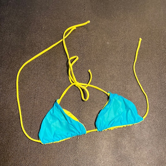 Bikini top, double face, size small. Yellow and turquoise. - Picture 1 of 3